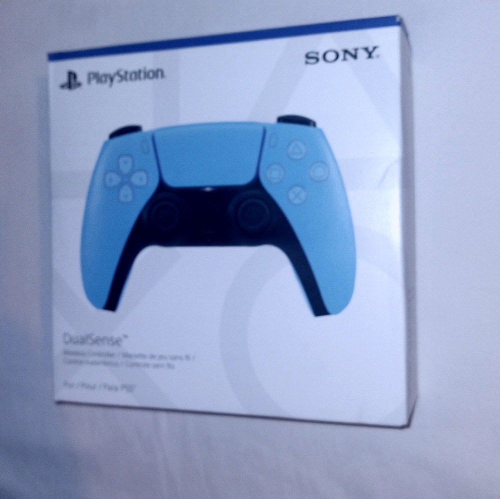 PS5 Dual Sense Wireless Controller Bundle - Picture 2 of 7